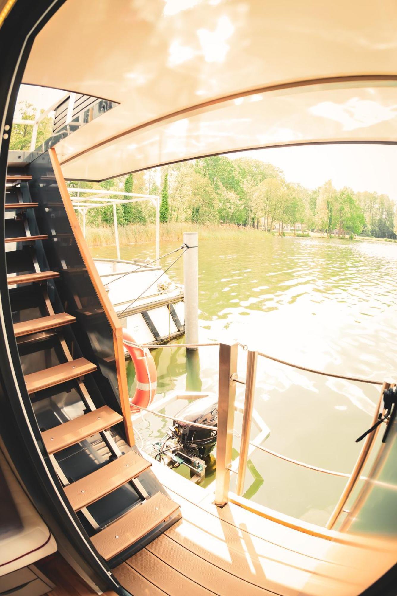 Traumzeitboot2 Auf Dem Scharmuetzelsee บาดซาโรว์ ภายนอก รูปภาพ