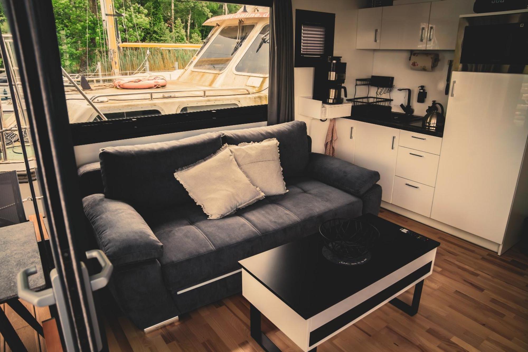 Traumzeitboot2 Auf Dem Scharmuetzelsee บาดซาโรว์ ภายนอก รูปภาพ