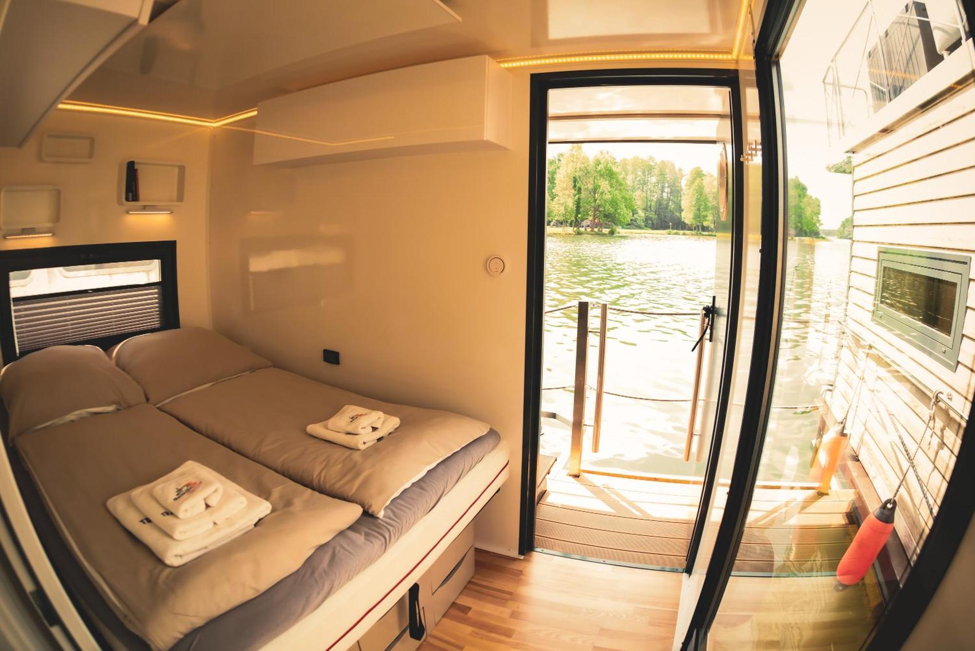 Traumzeitboot2 Auf Dem Scharmuetzelsee บาดซาโรว์ ภายนอก รูปภาพ